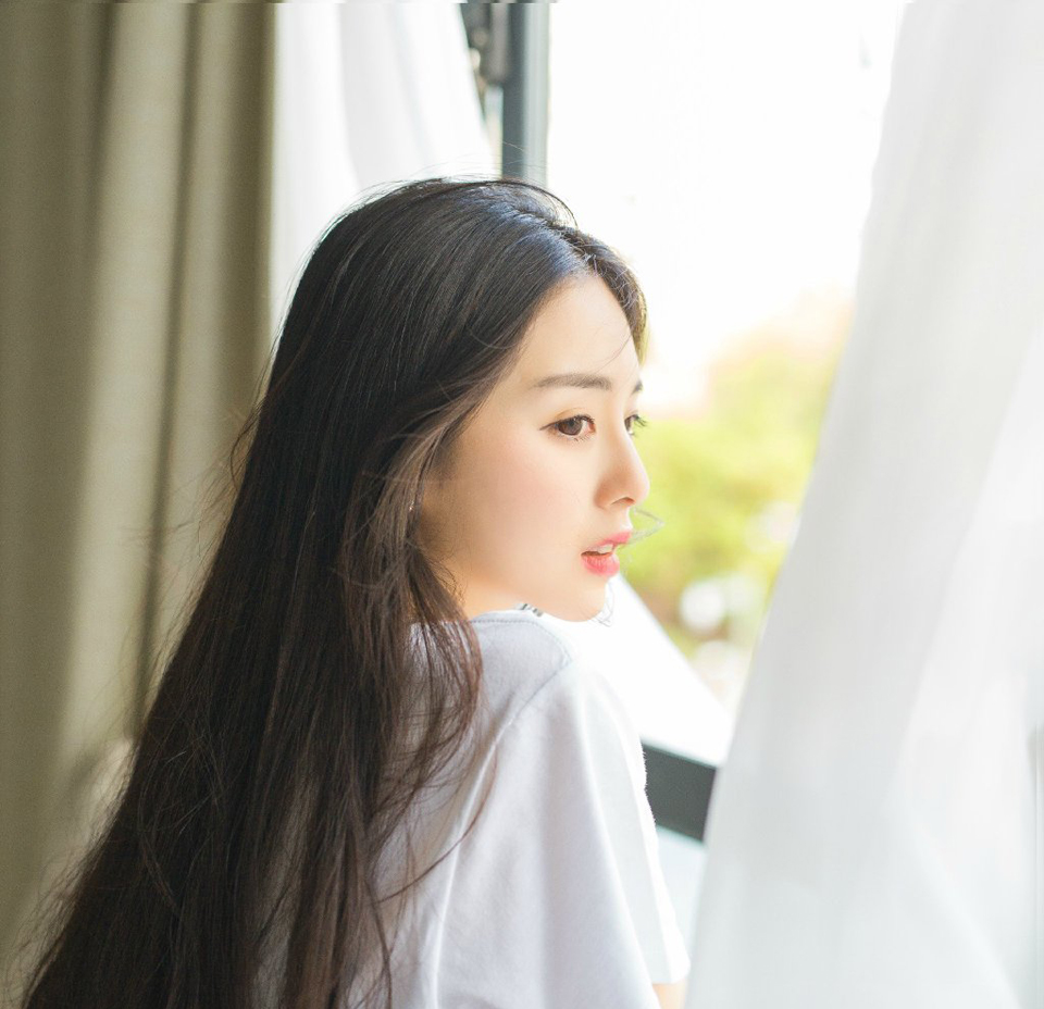 梦想?梦想就是你只要想到就觉得快乐的事!梦想?梦想就是精彩的活着!梦想?梦想就是考试每次都能拿优秀梦想?梦想就是能再看一眼我的老妈妈，或者再给她一个拥抱!梦想?我们一直在寻找……梦想大小，实现需努力。
